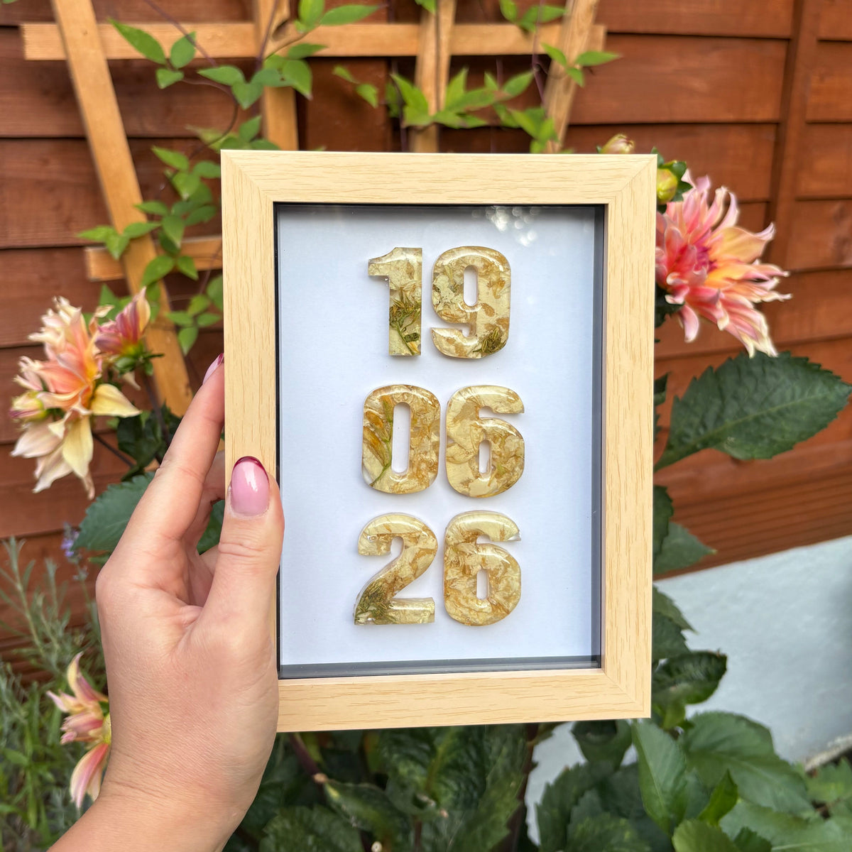 5x7” Wood Anniversary Date Frame